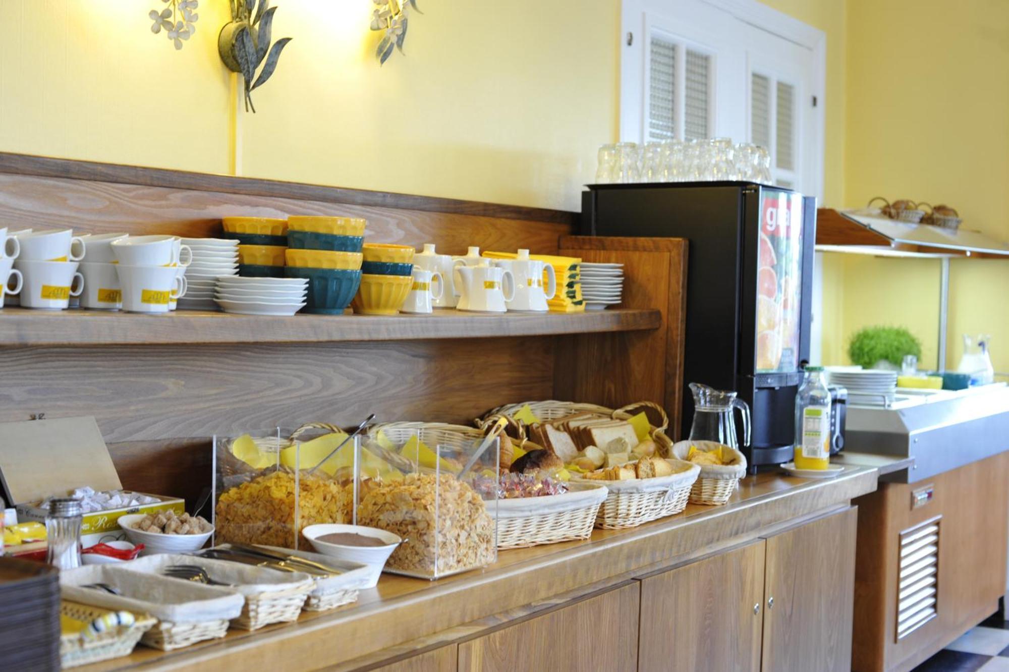 Hotel Agena Faches-Thumesnil ภายนอก รูปภาพ